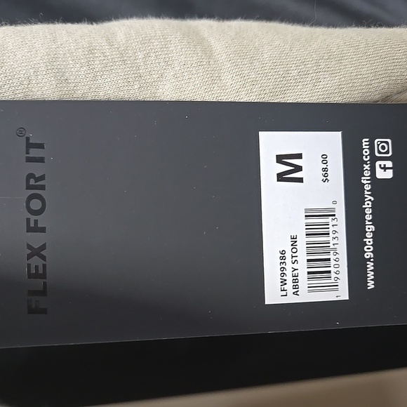 90 Degree By Reflex Cream Crew Neck Sweater with Ribbed Cuffs Brand New W/ Tags - Picture 4 of 10